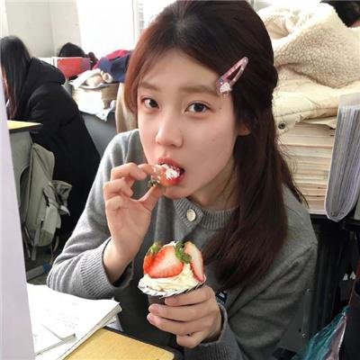 犹抱琵琶半遮面